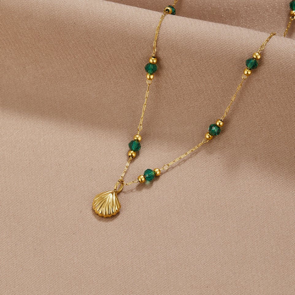 Nerissa Goudkleurige schelp- en groene kralenketting