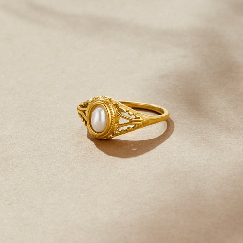 Vintage Royal Parel Ring